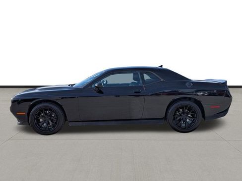 Used 2016 Dodge Challenger SXT Plus image 8