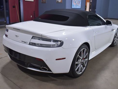 Used 2014 Aston Martin V8 Vantage S image 17