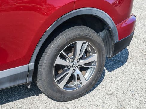 Used 2018 Toyota RAV4 XLE FWD image 11