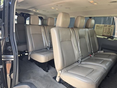 Used 2016 Nissan NV 3500 SL RWD image 13