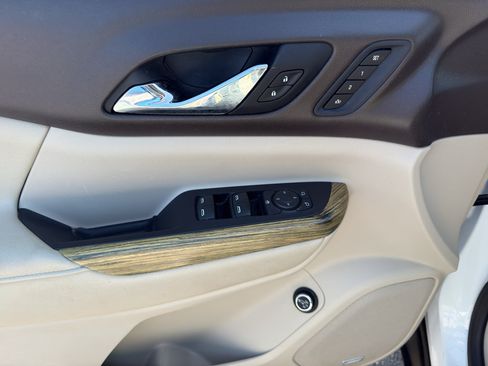 Used 2018 GMC Acadia Denali w/ Technology Package FWD image 14