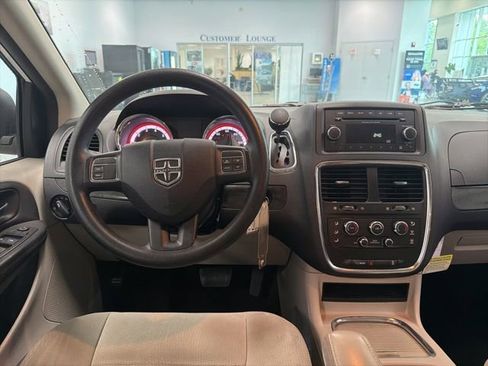Used 2015 Dodge Grand Caravan SXT FWD image 19
