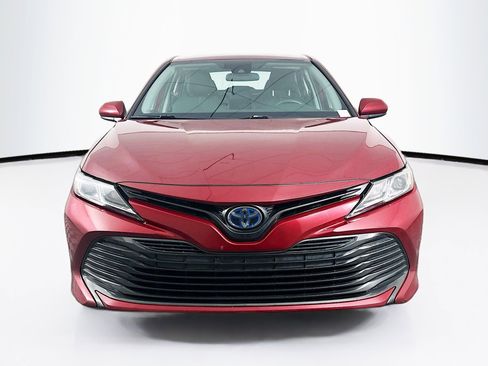 Used 2019 Toyota Camry LE image 2