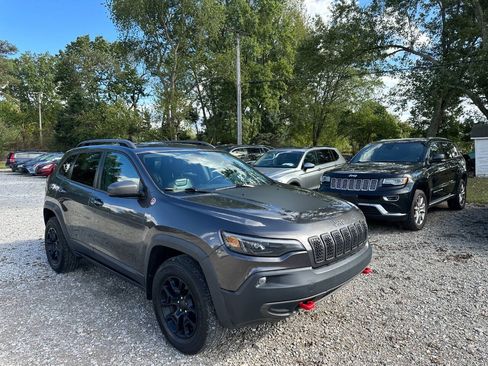 Used 2020 Jeep Cherokee Trailhawk w/ Cold Weather Group AWD/4WD image 3