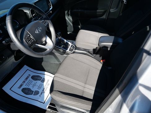 Used 2023 Hyundai Venue SEL FWD image 10