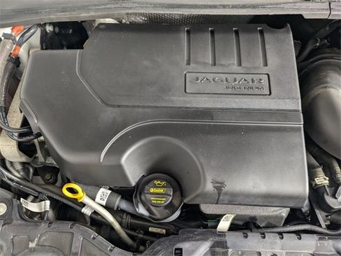 Used 2022 Jaguar E-PACE SE image 29