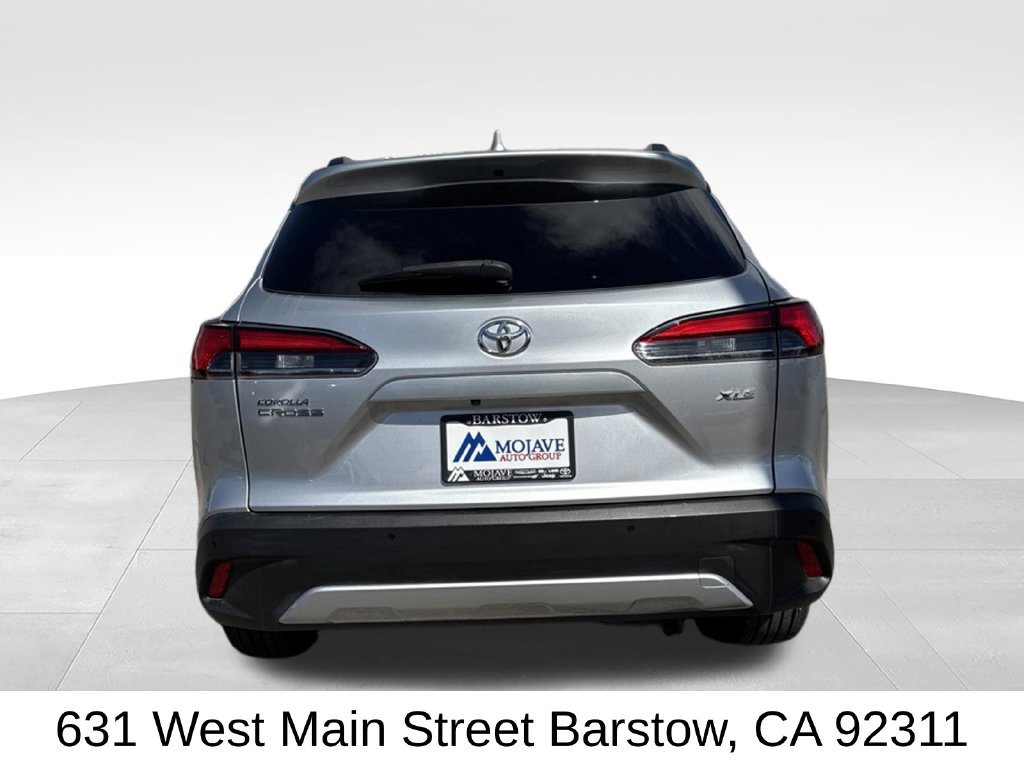 Used 2023 Toyota Corolla Cross XLE w/ Convenience Package FWD image 5
