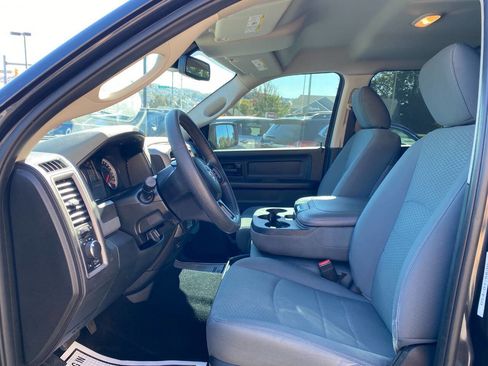 Used 2018 RAM 1500 Tradesman w/ Chrome Appearance Group image 9
