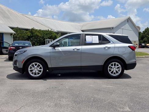 Used 2024 Chevrolet Equinox LT AWD/4WD image 2