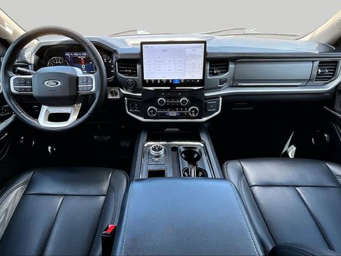 Used 2023 Ford Expedition XLT RWD image 16
