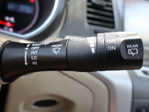 Used 2012 Nissan Murano SV AWD/4WD image 32