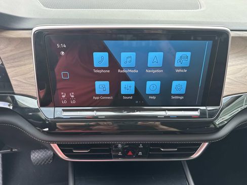 Used 2025 Volkswagen Atlas SE FWD image 25
