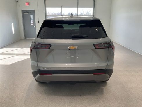 New 2026 Chevrolet Equinox LT w/ Convenience Package II image 5