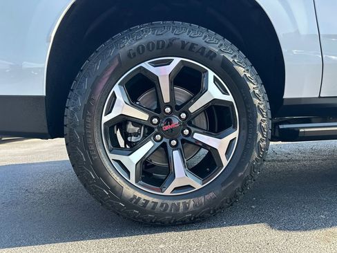 New 2026 GMC Yukon XL AT4 w/ AT4 Premium Plus Package image 18