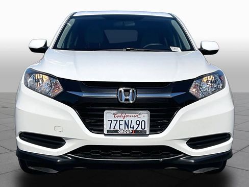 Used 2017 Honda HR-V LX image 3