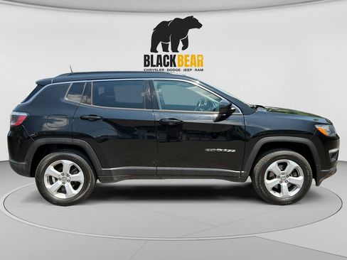 Used 2021 Jeep Compass Latitude w/ Sun and Sound Group AWD/4WD image 2