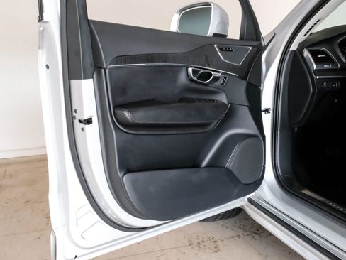 Used 2020 Volvo XC90 T5 Momentum w/ Protection Package Premier FWD image 44