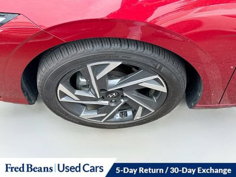 Certified 2025 Hyundai Elantra SEL FWD image 31