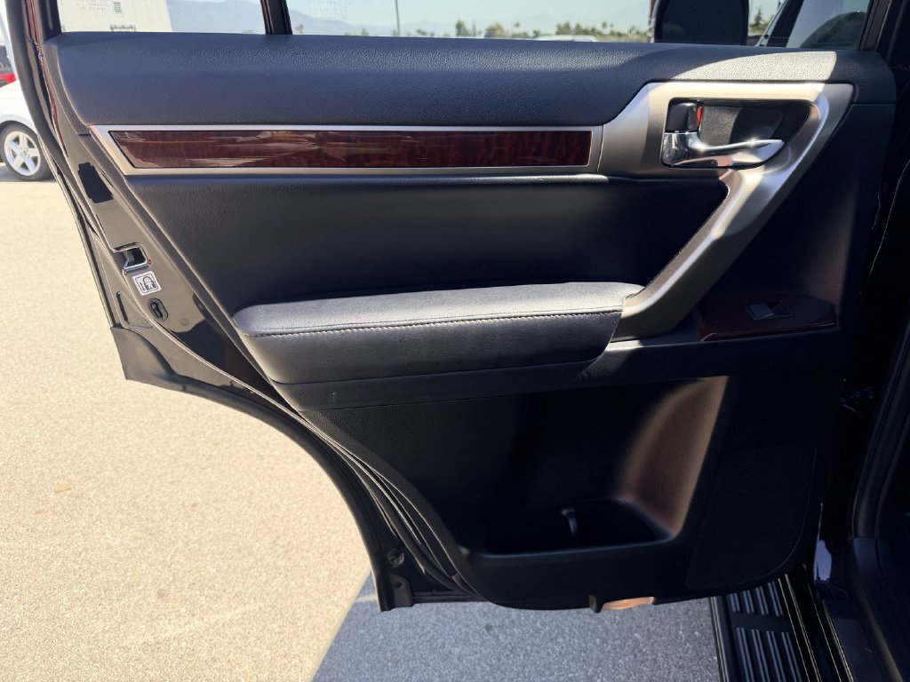 Used 2018 Lexus GX 460 Premium AWD/4WD image 23