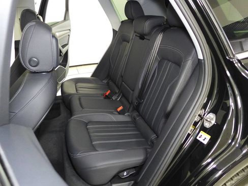 Used 2023 Audi Q5 2.0T Premium w/ Convenience Package AWD/4WD image 21