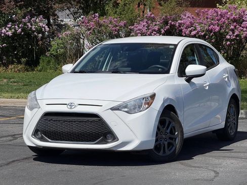Used 2019 Toyota Yaris LE image 1