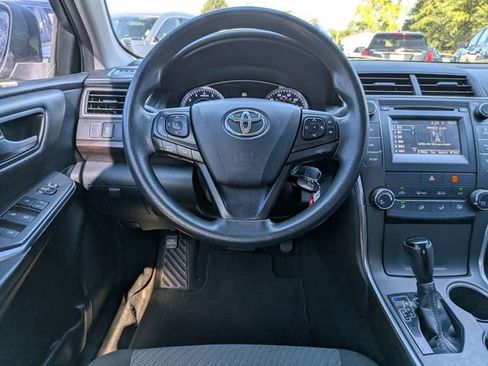 Used 2016 Toyota Camry LE FWD image 15