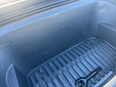 Used 2023 Tesla Model Y Long Range AWD/4WD image 30