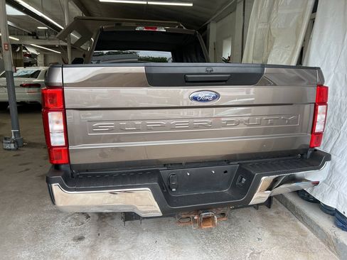 Used 2022 Ford F350 XLT AWD/4WD image 5