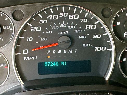 Used 2017 Chevrolet Express 3500 image 18