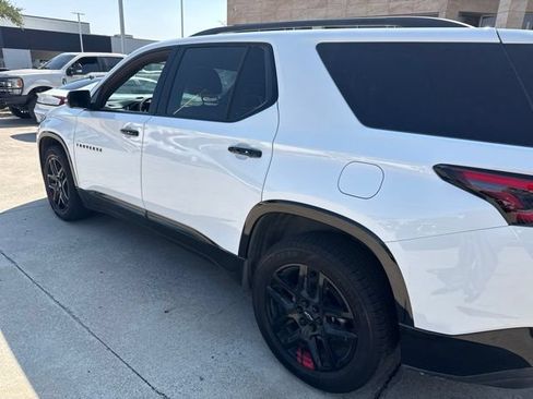 Used 2023 Chevrolet Traverse Premier w/ Redline Edition FWD image 7