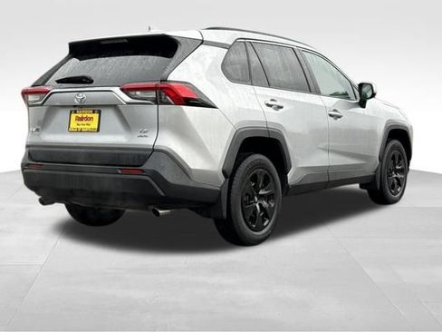 Used 2020 Toyota RAV4 LE image 8