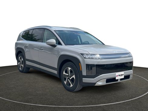 New 2026 Hyundai Ioniq 9 SE image 8