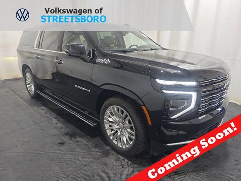 Used 2025 Chevrolet Suburban High Country AWD/4WD image 1