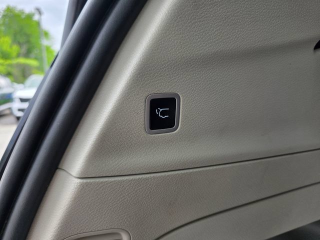 Used 2022 Chrysler Pacifica Touring-L FWD image 11