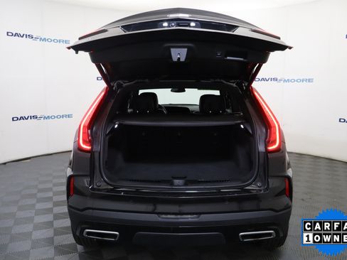 Used 2024 Cadillac XT4 Premium Luxury image 8