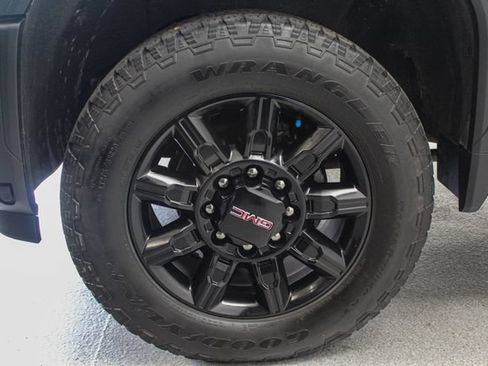 Used 2024 GMC Sierra 2500 AT4 w/ AT4 Preferred Package AWD/4WD image 31