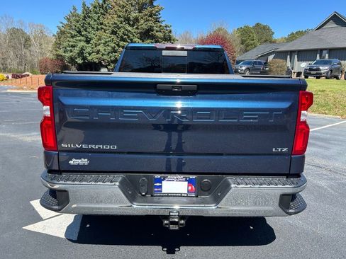 Used 2020 Chevrolet Silverado 1500 LTZ w/ LTZ Convenience Package image 19