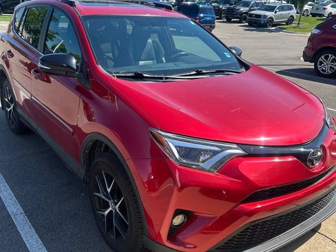 Used 2016 Toyota RAV4 SE AWD/4WD image 2