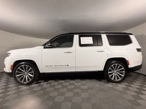 Used 2023 Jeep Grand Wagoneer Series II AWD/4WD image 3