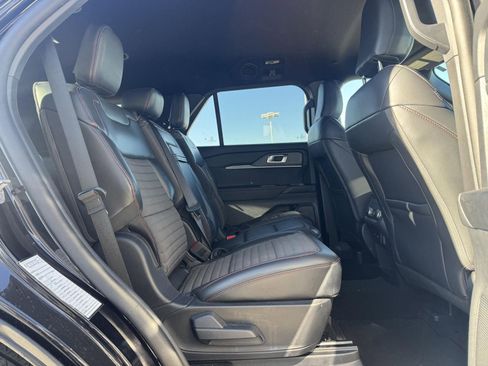Used 2025 Ford Explorer ST-Line w/ ST-Line Street Pack image 26