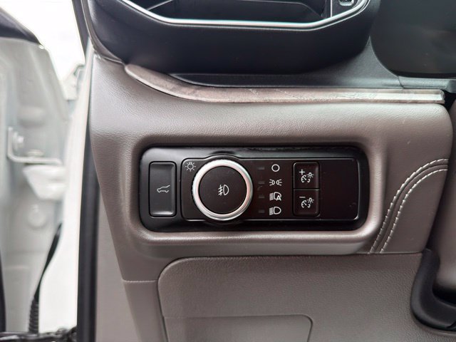 Used 2024 Ford Explorer Platinum w/ Technology Package AWD/4WD image 24