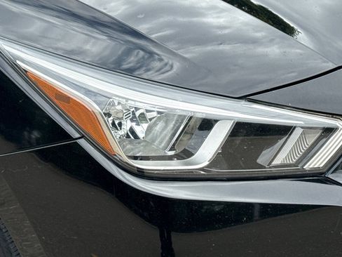 Used 2020 Nissan Versa S FWD image 45