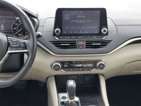 Used 2020 Nissan Altima 2.5 SV image 29