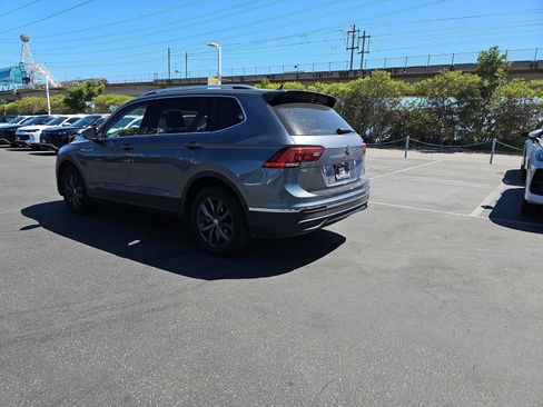 Used 2023 Volkswagen Tiguan SE FWD image 7