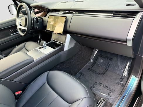 New 2026 Land Rover Range Rover Long Wheelbase Autobiography AWD/4WD image 15