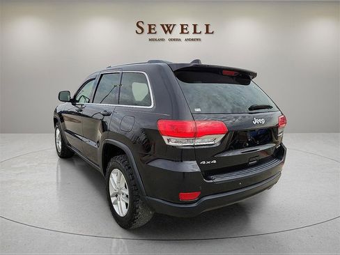 Used 2018 Jeep Grand Cherokee Laredo image 3