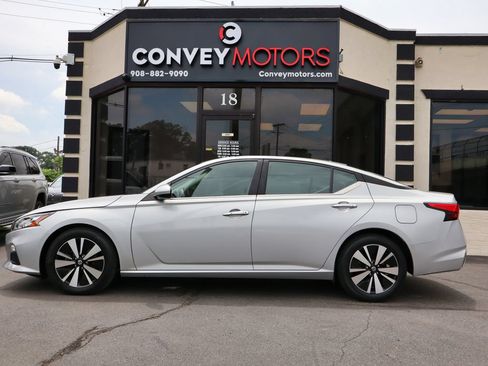 Used 2021 Nissan Altima 2.5 SV FWD image 7