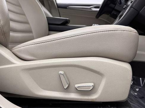 Used 2019 Ford Fusion SEL image 36