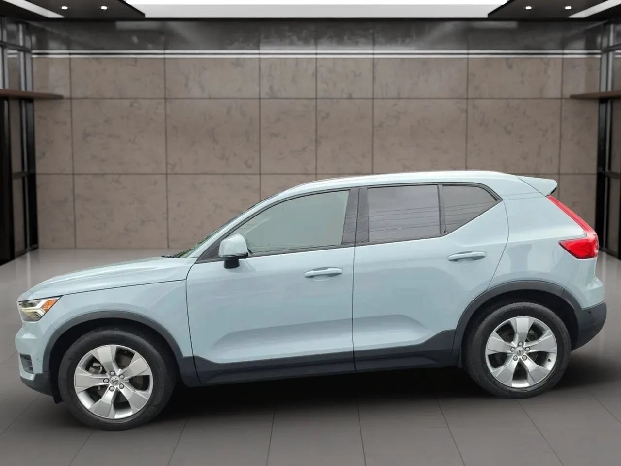 Used 2019 Volvo XC40 T5 Momentum AWD/4WD image 6