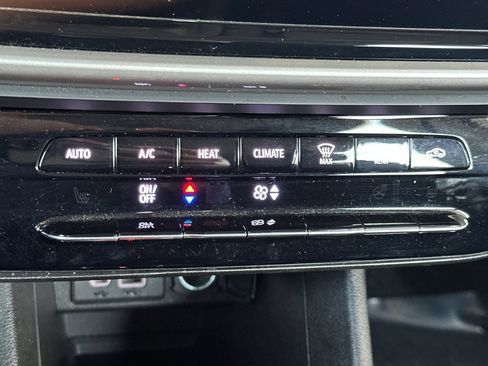 Used 2022 Chevrolet Bolt LT image 22